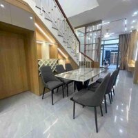 Cần bán nhà 2 tầng kiệt oto Hoàng Văn Thái, Liên Chiểu, giá sập hầm chỉ hơn 3 tỷ.