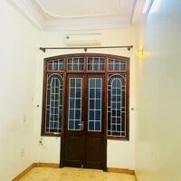 BÁN NHÀ 5 TẦNG KHU VỰC ĐẦU TỰU LIỆT THANH TRÌ, VÀI BƯỚC RA Ô TÔ, VÀO Ở NGAY CHỈ NHỈNH 4 TỶ