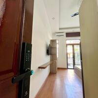 Căn hộ Studio ban công , Full nội thất máy giặt riêng gần công viên Hoàng Văn Thụ