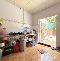 Bán nhà HXT Song Hành,TT Hóc Môn, DT:240m2 .Giá chỉ 6.6 tỷ (TL)