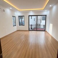 Bán Nhà Ngọc Trì - Thạch Bàn. Đi bộ ra chợ. Bãi gửi xe gần nhà. 40m x 5T. chỉ 5.8 tỷ.