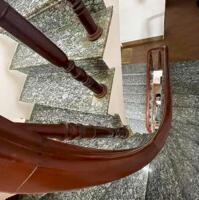 Hiếm. Bán nhà Kim Giang, Thanh Xuân. 54m2 x 5 Tầng. MT 5.5m. NGÕ THÔNG. Ô TÔ. KD. 9 TỶ 9