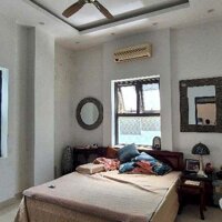Nhà khu tập thể giải phóng 67m 3 ngủ chỉ gần 4 tỷ.