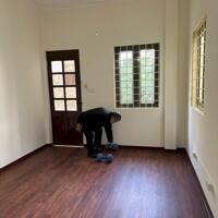 Cho thuê nhà KD online kết hợp ở GĐ ngõ 156  ô tô Lê Trọng Tấn, 4 tầng, 20m2, 2 ngủ, 10 Triệu