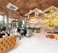 Bán khách sạn tại Cầu Giấy, 300m² x 9T, nhà 2 mặt đường Dòng tiền ổn định