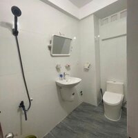 Cho thuê mặt bằng trống suốt rộng 100m2 mới đẹp MT 15m Bùi Tá Hán, Ngũ Hành Sơn, sầm uất