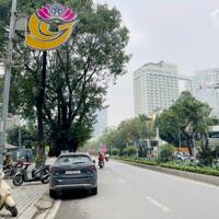 Bán nhà mặt phố Lạc Long Quân 153m2 4 tầng, mặt tiền 8m Gọi 0969568293