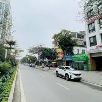 Bán nhà mặt phố Lạc Long Quân 153m2 4 tầng, mặt tiền 8m Gọi 0969568293
