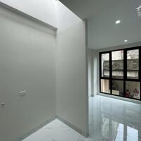 BÁN GẤP NHÀ PHỐ TẢN ĐÀ VÀI BƯỚC RA CHỢ , 10M RA ĐƯỜNG Ô TÔ . NGÕ THÔNG