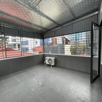 Hàng hiếm tại Lạc Long Quân có thang máy , 8,6 tỷ, 30m2, 3PN, 3WC, 6 tầng