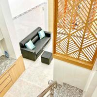 Nhà 4 TẦNG CÓ SÂN THƯỢNG THOÁNG MÁT NGAY TRUNG TÂM Q7