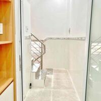 Nhà 4 TẦNG CÓ SÂN THƯỢNG THOÁNG MÁT NGAY TRUNG TÂM Q7