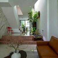 Bán nhà cực đẹp đối diện công viên tuổi thơ, SHR hoàn công