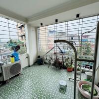 Bán Nhà 3 Tầng dân xây độc lập Hồ Sen gần khách sạn công đoàn Lê Chân Hải Phòng, oto vào nhà, kinh doanh buôn bán ok, giá 3.85 tỷ.