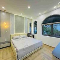 Nhà đẹp 3 tầng kiệt oto Trần Cao Vân, TT THANH KHÊ, giá sập hầm chỉ 5  tỷ.