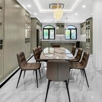 BDS HVL Chính chủ gửi cho thuê biệt thự liên kế Chateau Phú Mỹ Hưng, Q7 view vườn, đối diện sân Tennis, hồ bơi.