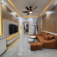 Bán nhà Giang Văn Minh 32m, full nội thất, gần ô tô, gần phố chỉ 6.5 tỷ