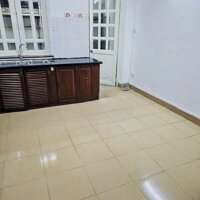 Cho thuê nhà 4 Tầng, 5Pn Mặt tiền đường Tân Sơn Nhì, Tân Phú