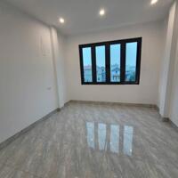 Chỉ 4.25 tỷ có nhà ngay ngã 4 chợ chính Tình Lam. KD ĐỈNH. 4 tầng, 43m2. Lh 0966929600