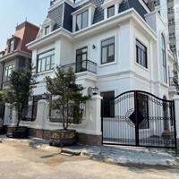 Cần bán 9 nhà biệt thự khu K1 -k7 và khu C1 - C2 -C3 và khu P mới xây đô thị Ciputra và Vườn Đào- Tây Hồ. 1. Nhà xây 4 tầng mới khu K7 Ciputra mới. Diện tích sổ đỏ 330m²,  giá 105 tỷ
