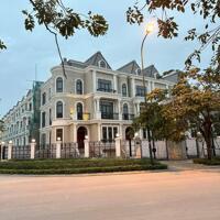 Cần bán 9 nhà biệt thự khu K1 -k7 và khu C1 - C2 -C3 và khu P mới xây đô thị Ciputra và Vườn Đào- Tây Hồ. 1. Nhà xây 4 tầng mới khu K7 Ciputra mới. Diện tích sổ đỏ 330m²,  giá 105 tỷ