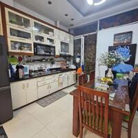 Nhà 2 Mặt Thoáng. ĐườngHồngHà. HoànKiếm.SĐCC Dt=58M2 x 4T.Full Nội Thất.Đủ Công Năng. Ô tô đỗ ngày đêm. Dòng tiền 300tr/năm. Gần chợ Long Biên, Phố Cổ , Hồ Tây,Hồ Gươm. GT + Tiện ích rất thuận tiện.chỉ 13 tỷ.