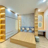 Hai Bà Trưng lô góc 2 thoáng - nhà mới full đồ- sổ vuông đét. Hồng Mai 4 tầng 35m² mặt tiền rộng 3.8m -