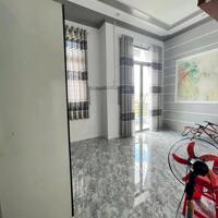 NHÀ 1 TRỆT 1 LẦU GIÁ 900TR GẦN UBND XÃ LONG PHƯỚC VĨNH LONG