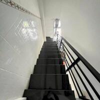 NHÀ 1 TRỆT 1 LẦU GIÁ 900TR GẦN UBND XÃ LONG PHƯỚC VĨNH LONG