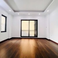 Hiếm, Nhà Gần Nguyễn Trãi, q.Thanh Xuân, Mới Coong, Sát Phố, 30m2x5T, SĐCC, Chỉ 5.9 Tỷ