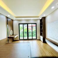 Bán nhà Giải Phóng giá 13.5 tỷ, diện tích 43m2, 7 tầng, mặt tiễn 4m