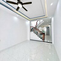 CẦN BÁN CĂN NHÀ 2 LẦU GẦN TRƯỜNG NGÔ QUYỀN