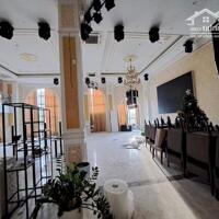Bán tòa văn phòng kinh doanh cho thuê 255m 7T MT11m giá 55 tỷ, dòng tiền 150tr/tháng