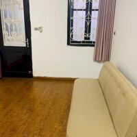 Cho thuê nhà 4 tầng ngõ ô tô Nguyễn văn Cừ, Bồ Đề. 95/ sàn. Giá: 15 triệu/tháng. Lh: 0984.373.362