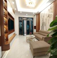 Bán nhà Khâm Thiên, quận Đống Đa, 34m2, 5 tầng mới coong, 1 nhà ra mặt phố, chỉ 7 tỷ