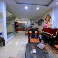 Phố Duy Tân Cầu Giấy 5 tầng mặt tiền 6m ô tô . Thuộc khu VIP có bảo vệ 24/24