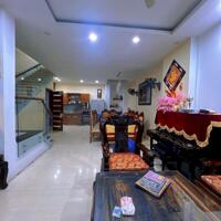 Phố Duy Tân Cầu Giấy 5 tầng mặt tiền 6m ô tô . Thuộc khu VIP có bảo vệ 24/24