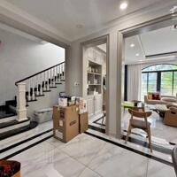 Cho thuê Biệt thự Chateau 4PN, nhà 2 tầng. nhà đẹp, full nội thất cao cấp, Gía 5000$