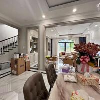 Cho thuê Biệt thự Chateau 4PN, nhà 2 tầng. nhà đẹp, full nội thất cao cấp, Gía 5000$