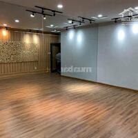 Top nhà vị trị đẹp 5.2 x 10m 1 trệt 4 lầu Trương Định Quận 3 TP.HCM