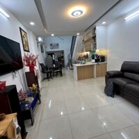 Bán nhà Bình Thạnh, hẻm xe hơi Phạm Văn Đồng, 52M²x2 tầng, 3Pn , nhỉnh 5 tỷ