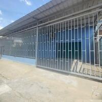 Kho lớn HXT 10T 1/ Nguyễn Văn Quá gần cầu Tham Lương, 15x33m=500m2, Kho suốt có sẵn văn phòng điện 3 pha