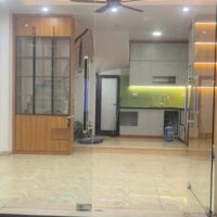 Cho thuê nhà riêng 5 tầng 35m tại Ngọc Thụy, Long Biên, HN