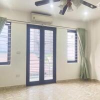 Cho thuê nhà riêng 5 tầng 35m tại Ngọc Thụy, Long Biên, HN