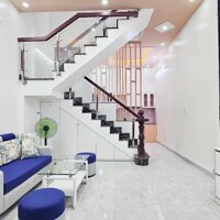 NHÀ MỚI ĐẸP 2 TẦNG - GÒ XOÀI - LÊ VĂN QUỚI - GIÁP TÂN PHÚ - 32M2 - NGANG LỚN 4.3M - SỔ ĐẸP HOÀN CÔNG ĐỦ - HẺM XE HƠI 5M - SÁT MẶT TIỀN - GIÁ CHỈ HƠN 3 TỶ XÍU 
