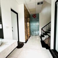 BÁN TÒA BUILDING TRUNG KÍNH, CẦU GIẤY PHÂN LÔ VIP VỈA HÈ ÔTÔ TRÁNH KD ĐỈNH 100m2 MT 6m HƠN 48 TỶ0947052338