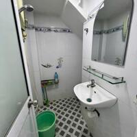 Gia đình cô Lan bán lại căn nhà Mai Xuân Thưởng, P11, Bình Thạnh 1trệt 2 lầu 4x11m giá 3tỷ500