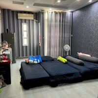 Bán nhà Tôn Đức Thắng 30m vị trí đẹp 20m ra phố 6 tỷ