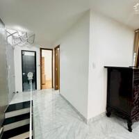 Nhà 2 tầng thoáng sau MT Trần Cao Vân