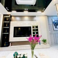 Chính chủ cần bán nhà riêng tại Nguyễn Khang, Cầu Giấy. Diện tích sổ 38m², xây thực tế sd 42m x 4 tầng, mặt tiền 3.5m, giá 8.8 tỷ